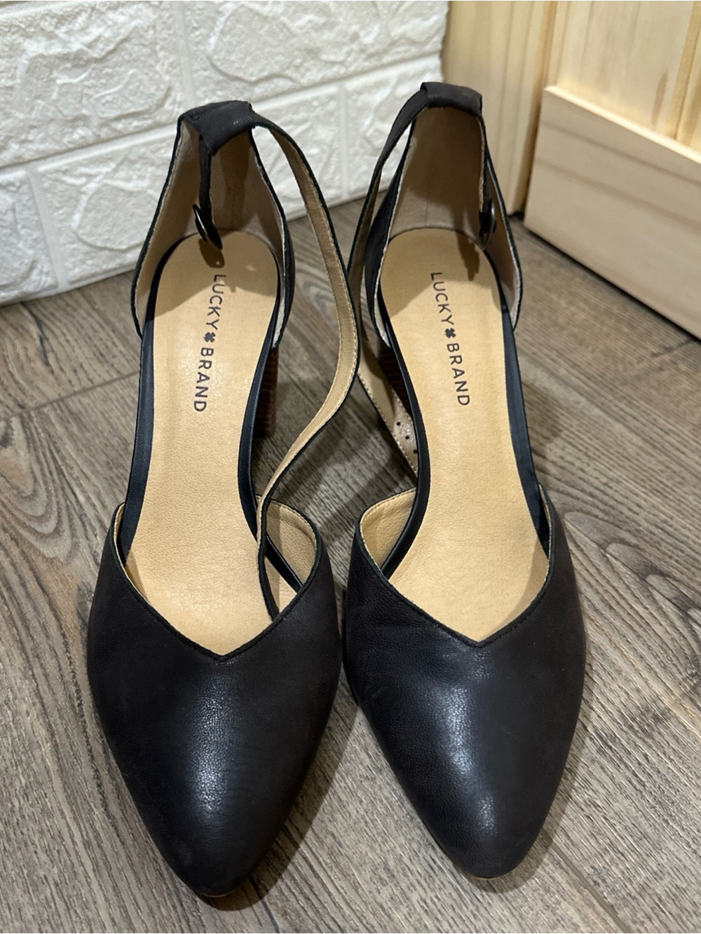 Lucky Brand Black Pointed Slingback Heels